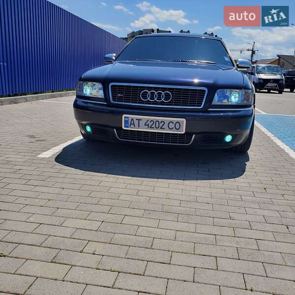 Седан Audi S8 1999 в Калуші