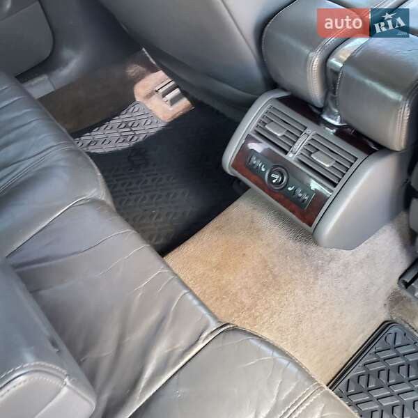 Седан Audi S8 1999 в Калуші