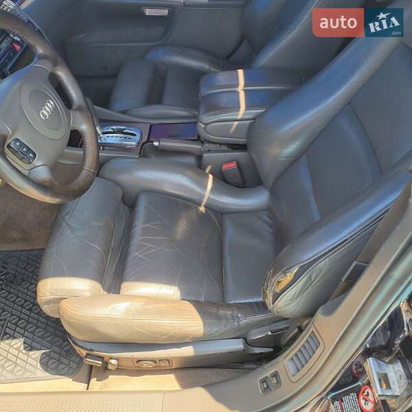 Седан Audi S8 1999 в Калуші