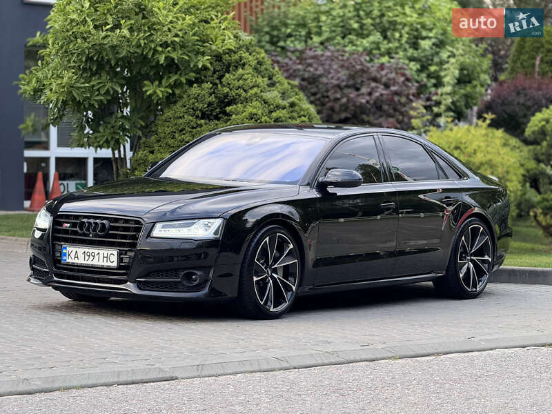 Седан Audi S8 2016 в 