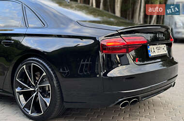Седан Audi S8 2016 в 