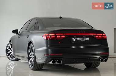 Седан Audi S8 2022 в 