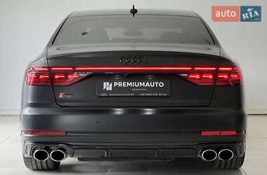 Седан Audi S8 2022 в 