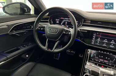 Седан Audi S8 2022 в 