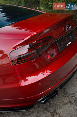 Седан Audi S8 2014 в 