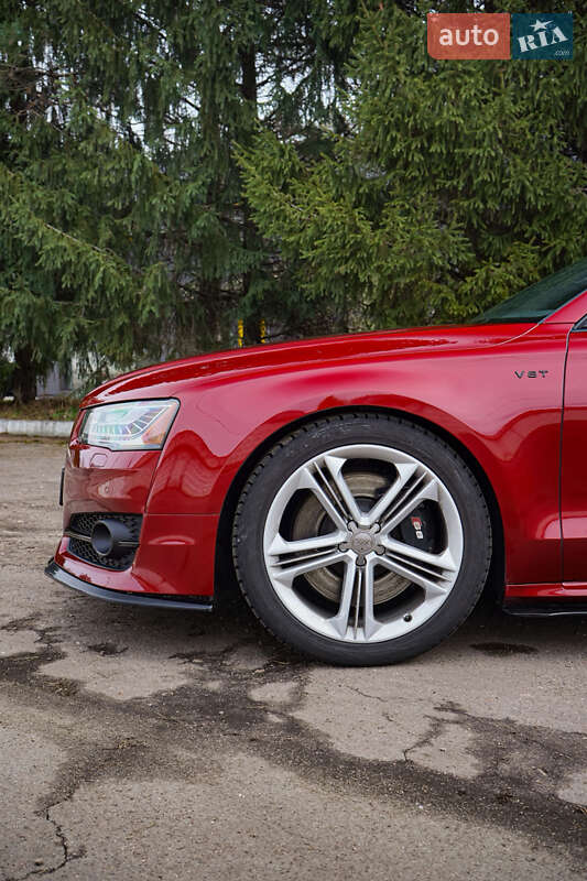 Седан Audi S8 2014 в Киеве
