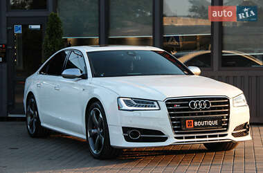 Седан Audi S8 2014 в 