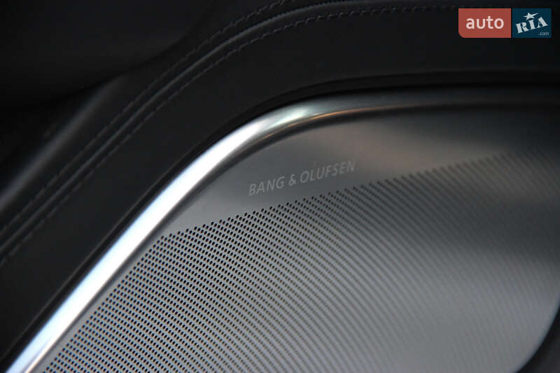 Седан Audi S8 2014 в Одессе