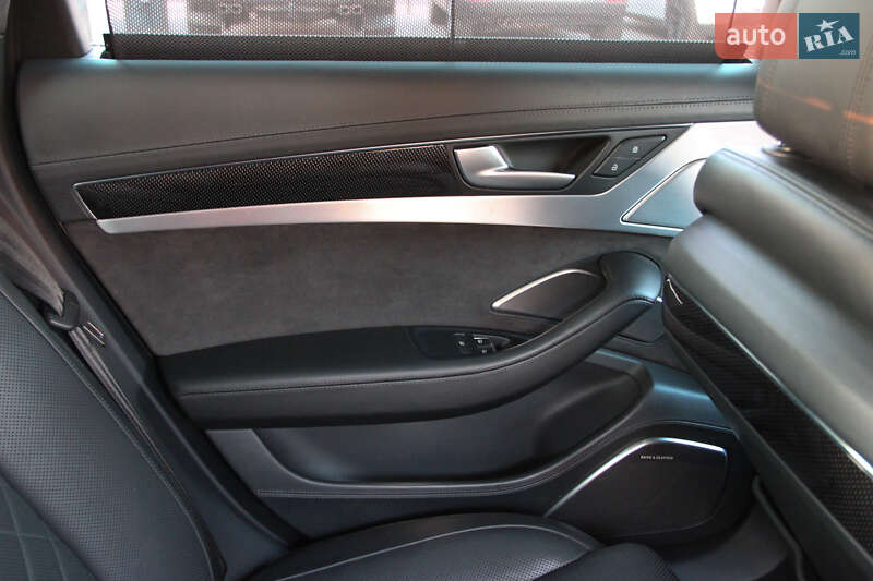 Седан Audi S8 2014 в Одессе