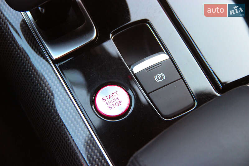 Седан Audi S8 2014 в Одессе