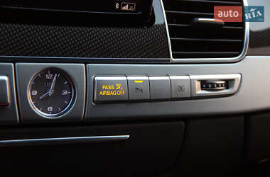 Седан Audi S8 2014 в 