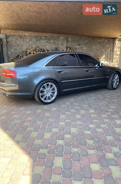 Седан Audi S8 2007 в 