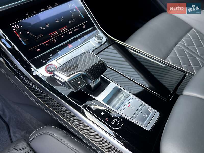 Седан Audi S8 2022 в Києві