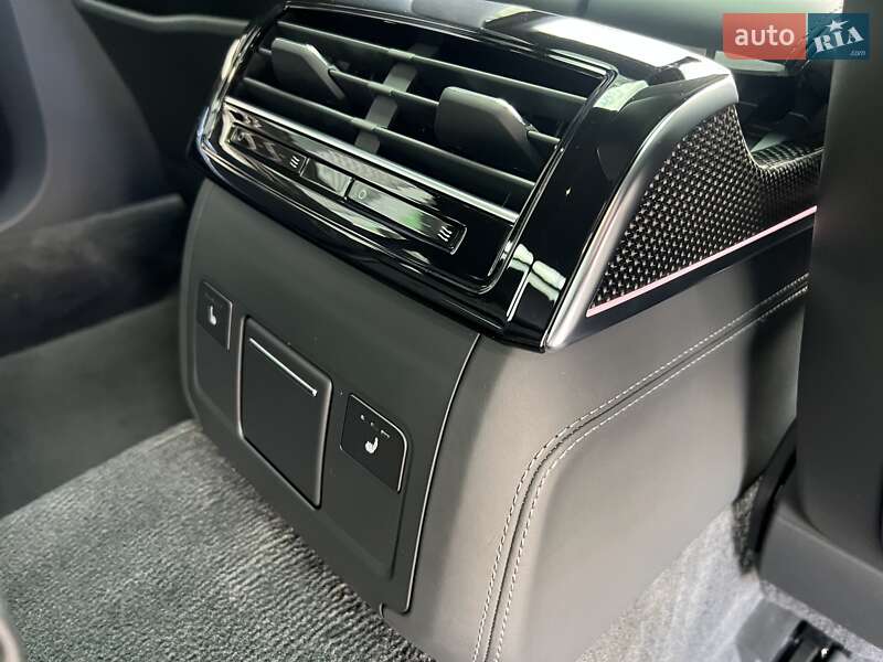 Седан Audi S8 2022 в Києві
