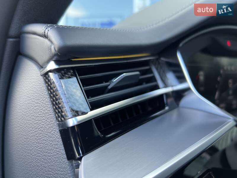 Седан Audi S8 2022 в Києві