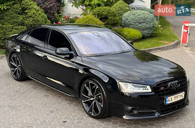 Седан Audi S8 2016 в 