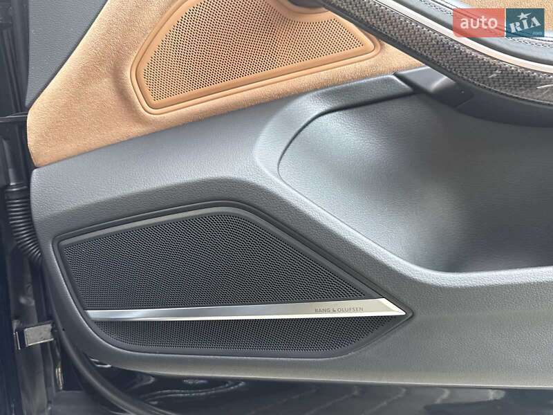 Седан Audi S8 2019 в Львове