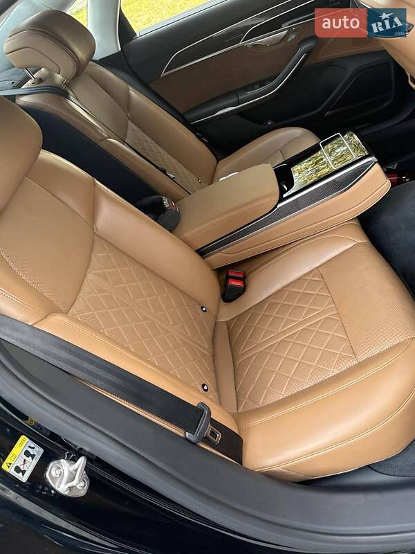 Седан Audi S8 2019 в Львове
