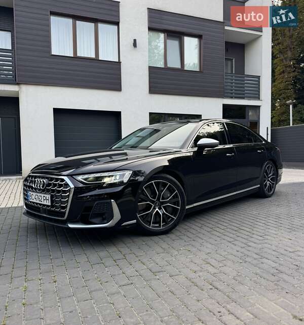 Седан Audi S8 2022 в Виннице