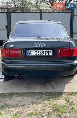 Седан Audi S8 1997 в 