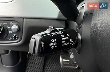 Седан Audi S8 2016 в 