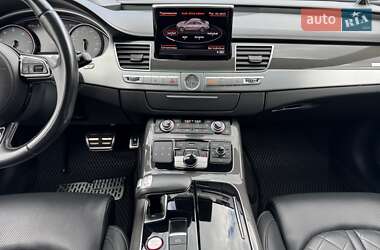 Седан Audi S8 2016 в 