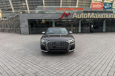 Седан Audi S8 2024 в 