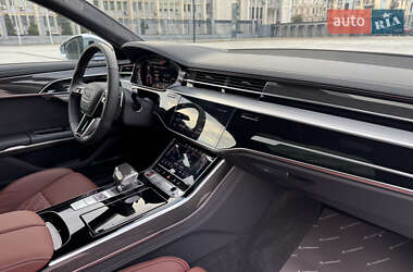 Седан Audi S8 2024 в 