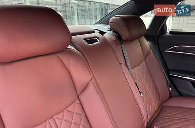 Седан Audi S8 2024 в 