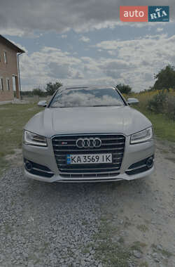 Седан Audi S8 2014 в 