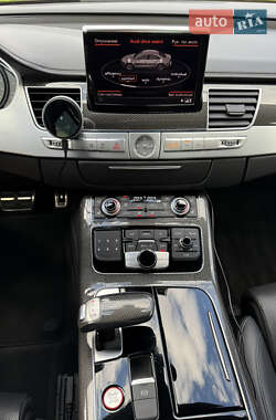 Седан Audi S8 2014 в 