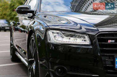 Седан Audi S8 2017 в 