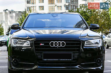 Седан Audi S8 2017 в 