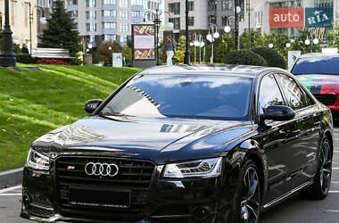Седан Audi S8 2017 в 