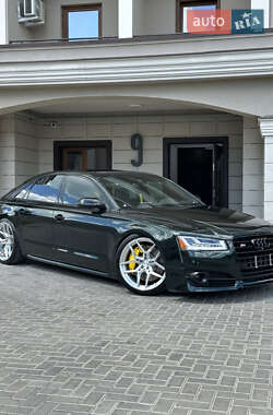 Седан Audi S8 2015 в Одесі