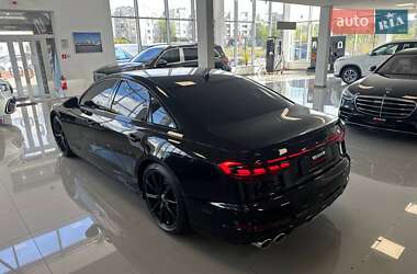 Седан Audi S8 2025 в 