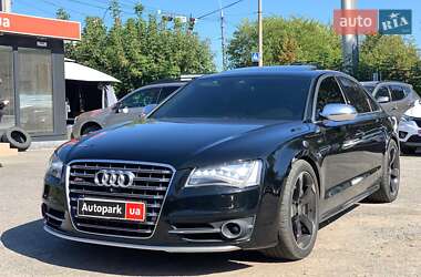 Седан Audi S8 2013 в Виннице