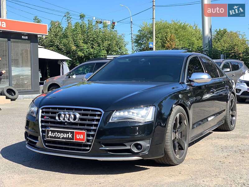 Audi S8 2013