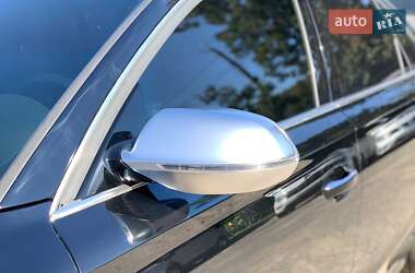 Седан Audi S8 2013 в 