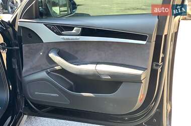 Седан Audi S8 2013 в 