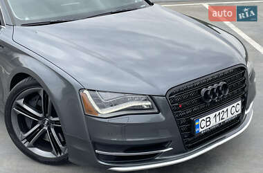 Седан Audi S8 2012 в 