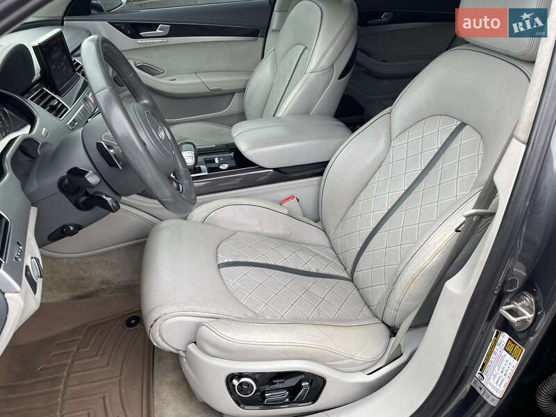 Седан Audi S8 2012 в Києві