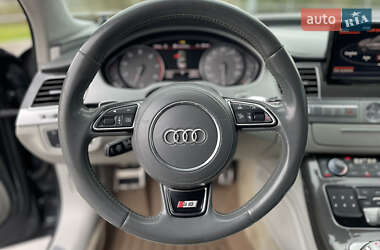 Седан Audi S8 2012 в 