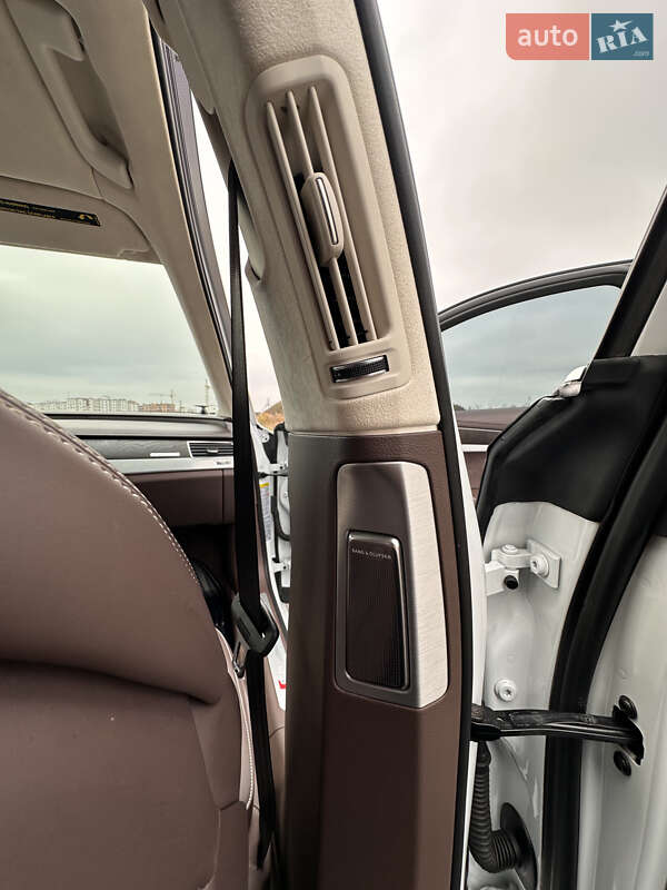 Седан Audi S8 2014 в Вінниці