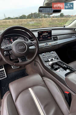 Седан Audi S8 2014 в 
