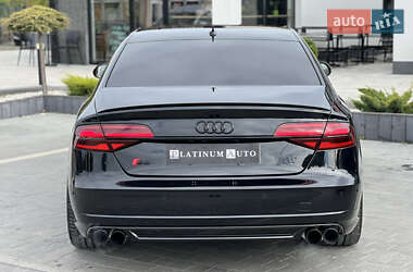 Седан Audi S8 2017 в 