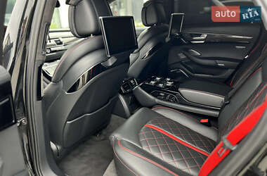 Седан Audi S8 2017 в 