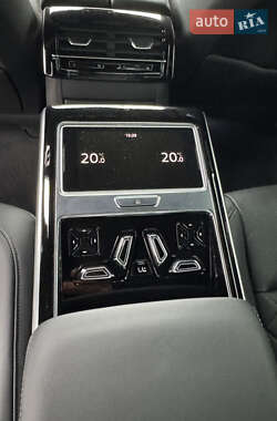 Седан Audi S8 2020 в 