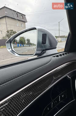 Седан Audi S8 2020 в 
