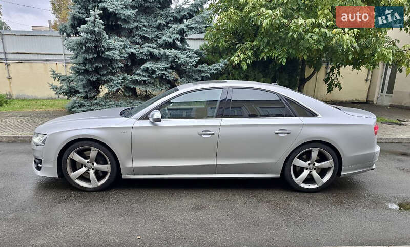 Седан Audi S8 2014 в Киеве